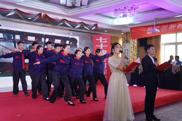 公司舉辦“建安賦”配樂(lè).朗誦.舞蹈專(zhuān)題競(jìng)演 公司舉辦“建安賦”配樂(lè).朗誦.舞蹈專(zhuān)題競(jìng)演