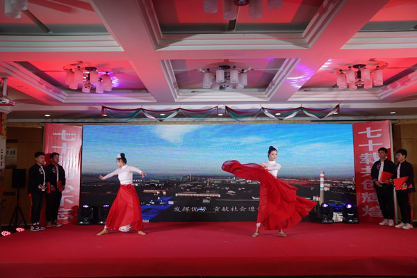 公司舉辦“建安賦”配樂(lè).朗誦.舞蹈專(zhuān)題競(jìng)演 公司舉辦“建安賦”配樂(lè).朗誦.舞蹈專(zhuān)題競(jìng)演