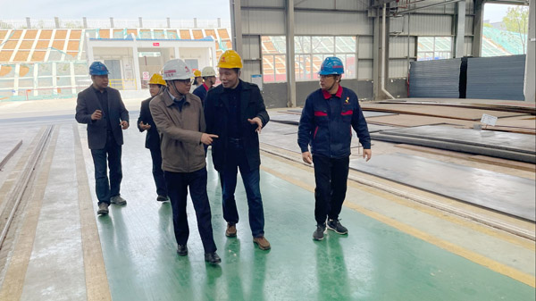 銅陵學院機械工程學院院長一行到公司參觀交流 銅陵學院機械工程學院院長一行到公司參觀交流